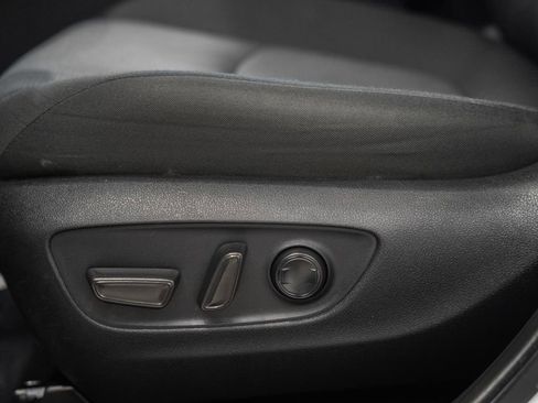 Used 2025 Toyota RAV4 XLE AWD/4WD image 35