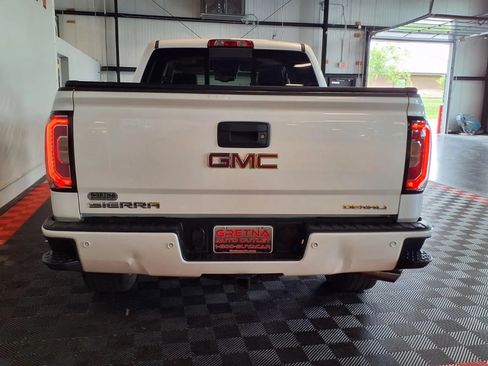Used 2017 GMC Sierra 1500 Denali w/ Denali Ultimate Package AWD/4WD image 6