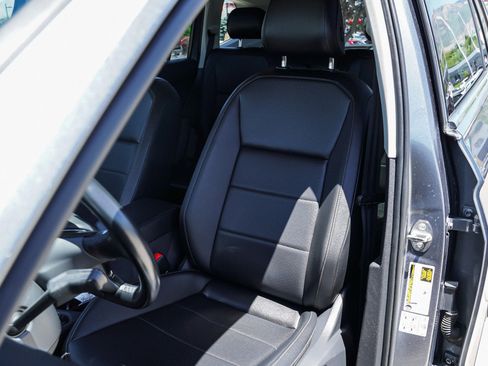 Used 2019 Volkswagen Tiguan SE AWD/4WD image 16