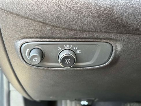Certified 2023 Chevrolet Equinox RS FWD image 21