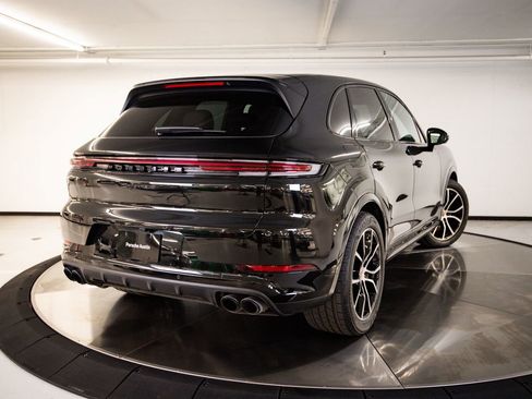 Certified 2026 Porsche Cayenne S AWD/4WD image 7