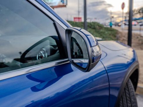 Used 2024 Mercedes-Benz GLB 250 4MATIC image 30