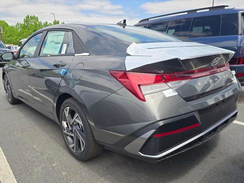 New 2026 Hyundai Elantra Limited FWD image 5