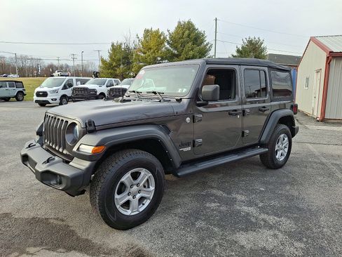 Used 2021 Jeep Wrangler Unlimited Sport image 4