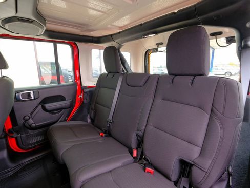 Used 2022 Jeep Wrangler Unlimited Sport image 33