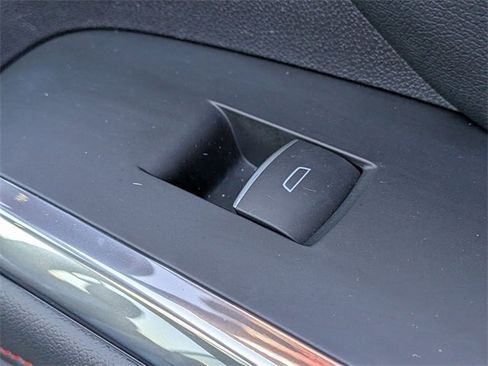 Used 2024 Chevrolet Traverse RS image 39