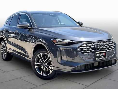 Used 2025 Audi Q5 Premium AWD/4WD image 3