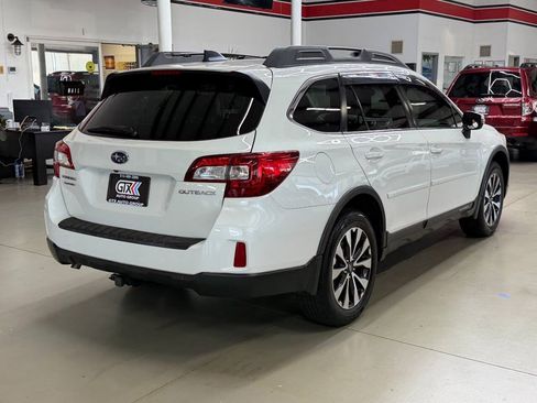 Used 2016 Subaru Outback 2.5i Limited AWD/4WD image 2