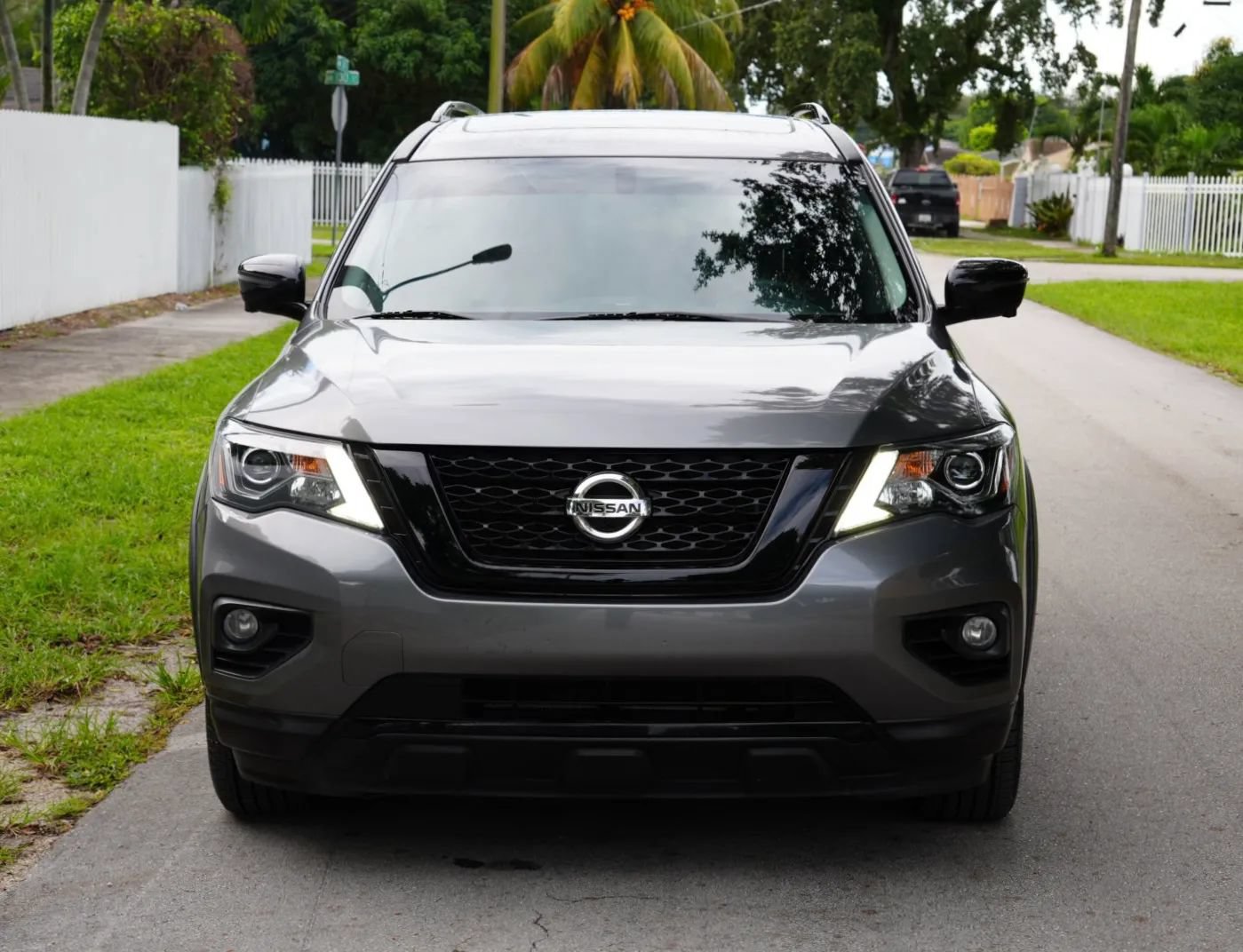 Used 2020 Nissan Pathfinder SL FWD image 5
