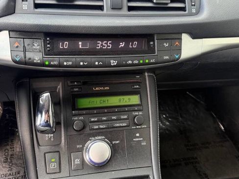 Used 2013 Lexus CT 200h image 22