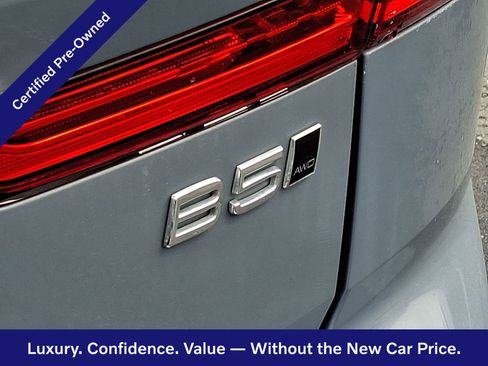 Certified 2023 Volvo XC60 B5 Plus w/ Protection Package Premier AWD/4WD image 31