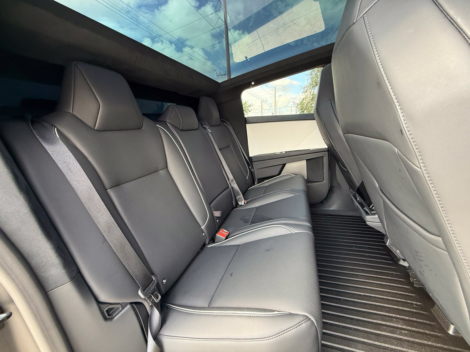 Used 2024 Tesla Cybertruck Cyberbeast AWD/4WD image 19