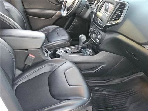 Used 2021 Jeep Cherokee Latitude Plus w/ Sun & Sound Group FWD image 25