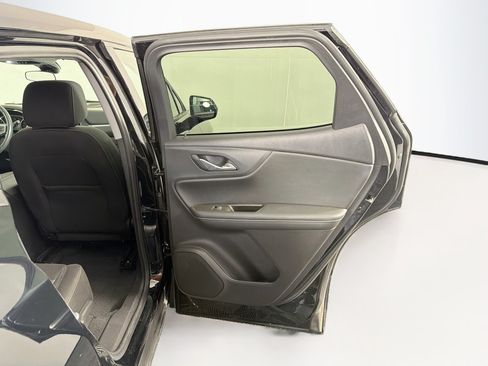 Used 2025 Chevrolet Blazer LT FWD image 30