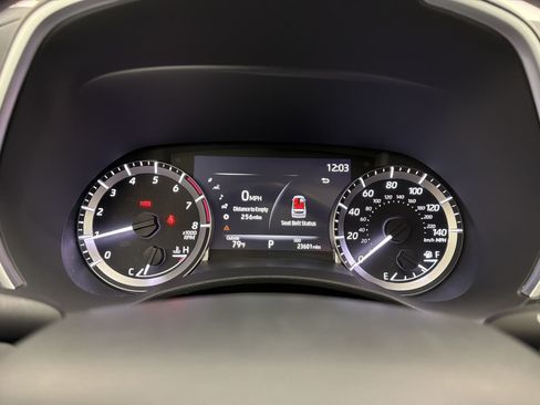 Used 2023 Toyota Highlander XLE FWD image 20