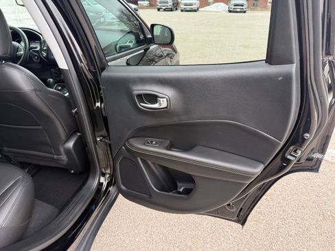 Used 2021 Jeep Compass Latitude w/ Convenience Group image 17