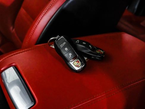 Used 2016 Porsche Cayenne Turbo S image 72