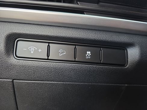 Certified 2025 Kia Telluride LX image 24