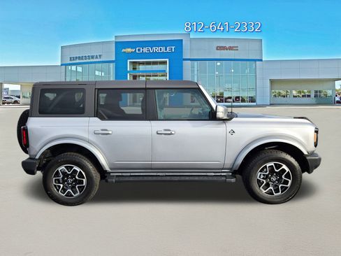 Used 2024 Ford Bronco Outer Banks image 7