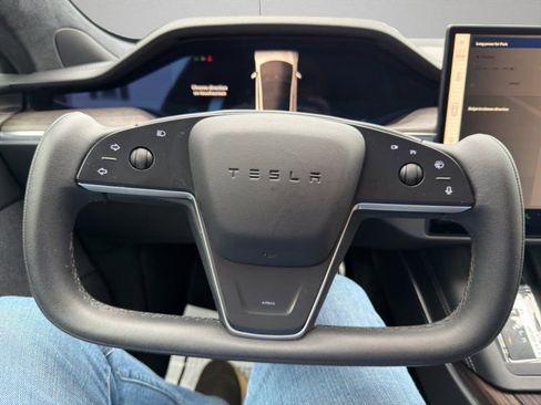 Used 2022 Tesla Model S image 14