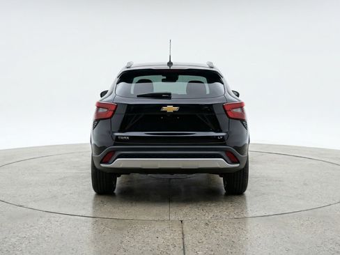 Used 2025 Chevrolet Trax LT w/ LT Convenience Package FWD image 7