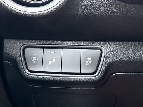 Used 2024 Kia Forte LXS w/ LXS Technology Package FWD image 17