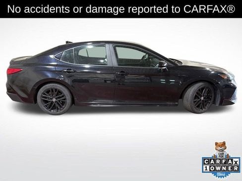 Used 2025 Toyota Camry SE FWD image 3