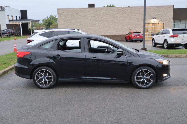 Used 2017 Ford Focus SEL w/ Cold Weather Package FWD image 6