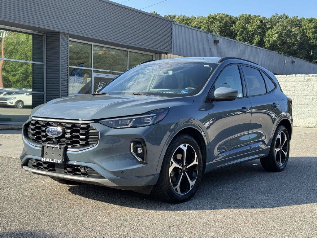 Used 2023 Ford Escape ST-Line Elite AWD/4WD image 24