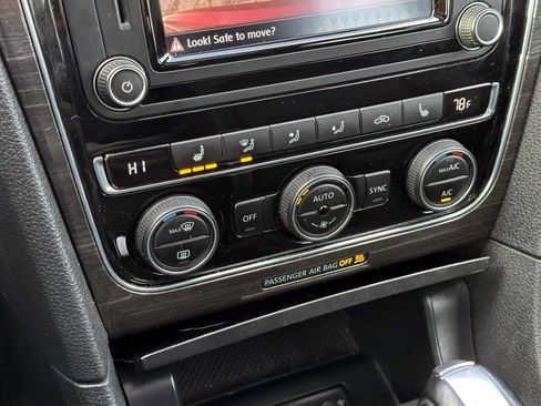 Used 2017 Volkswagen Passat 1.8T SE image 25