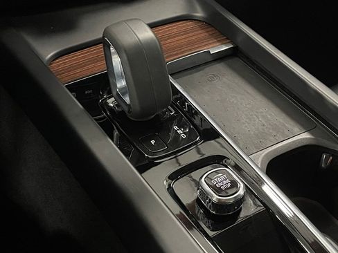 Used 2022 Volvo S60 B5 Momentum w/ Premium Package image 22