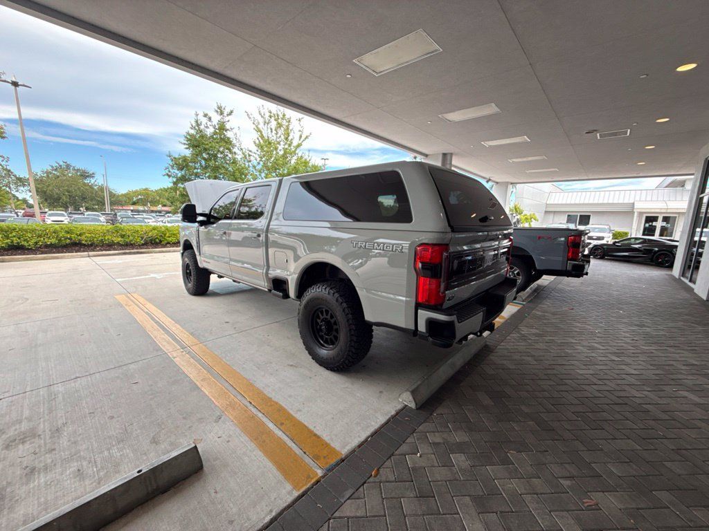 Used 2026 Ford F350 Platinum w/ Tremor Off-Road Package AWD/4WD image 2