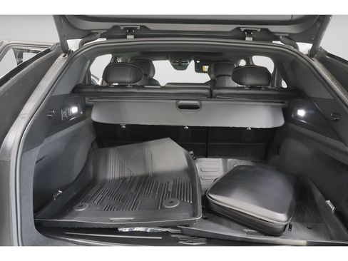Used 2025 Cadillac Lyriq Luxury w/ LPO, Floor Liner Package AWD/4WD image 26