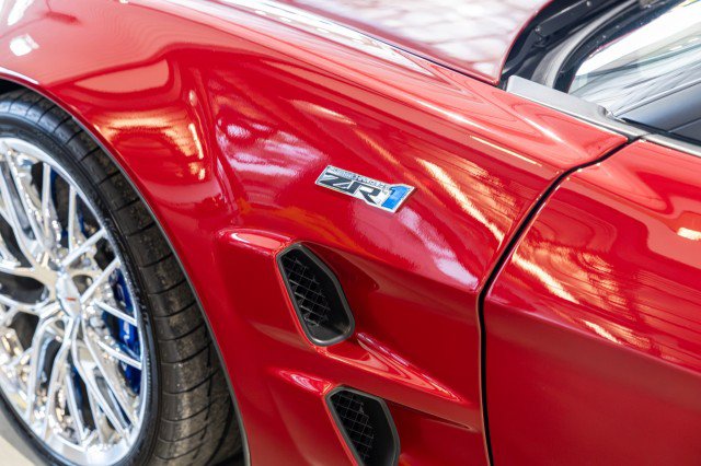 Used 2010 Chevrolet Corvette ZR1 w/ Preferred Equipment Group RWD image 14