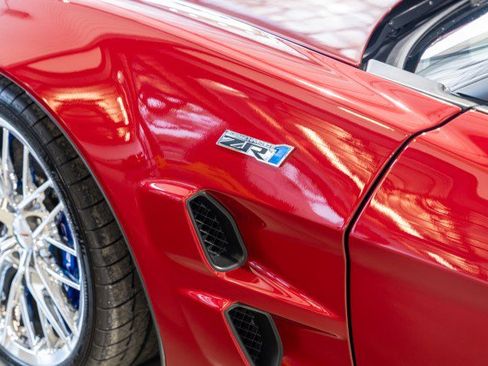 Used 2010 Chevrolet Corvette ZR1 RWD image 14