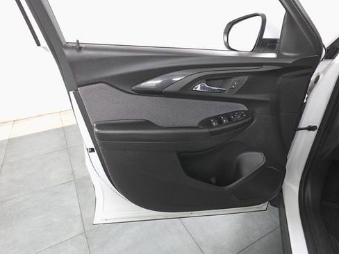 Used 2023 Chevrolet TrailBlazer LT w/ Convenience Package image 8