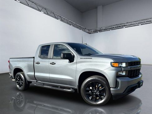 Used 2019 Chevrolet Silverado 1500 Custom w/ Custom Value Package AWD/4WD image 25