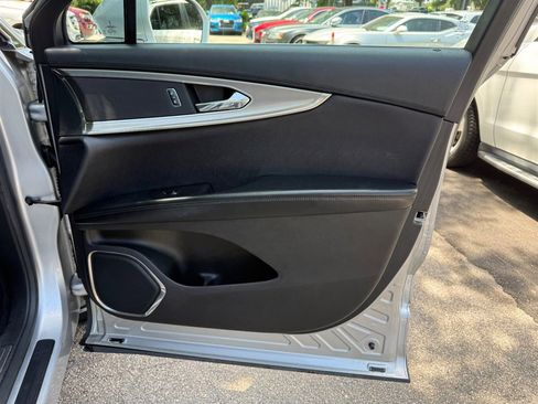 Used 2016 Lincoln MKX Reserve w/ Climate Package FWD image 22