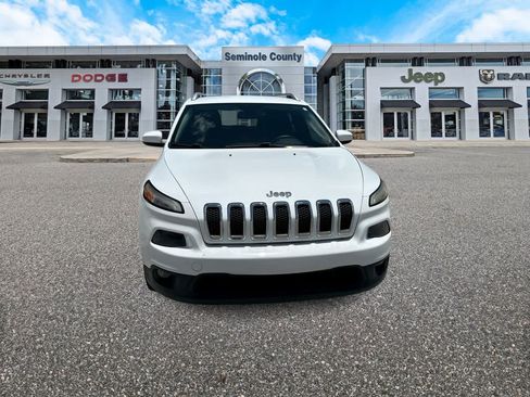 Used 2014 Jeep Cherokee Latitude FWD image 3