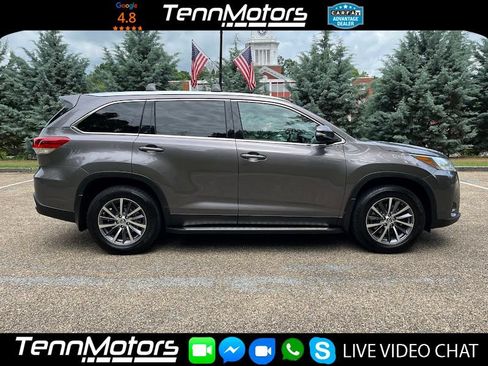 Used 2019 Toyota Highlander XLE AWD/4WD image 2