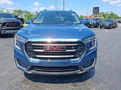 Used 2024 GMC Terrain SLE w/ Driver Convenience Package AWD/4WD image 2