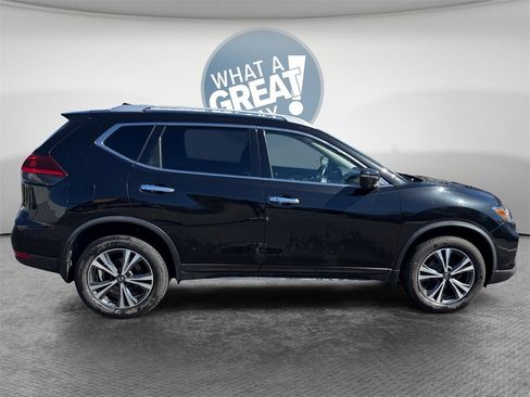 Used 2020 Nissan Rogue SV w/ Premium Package image 2