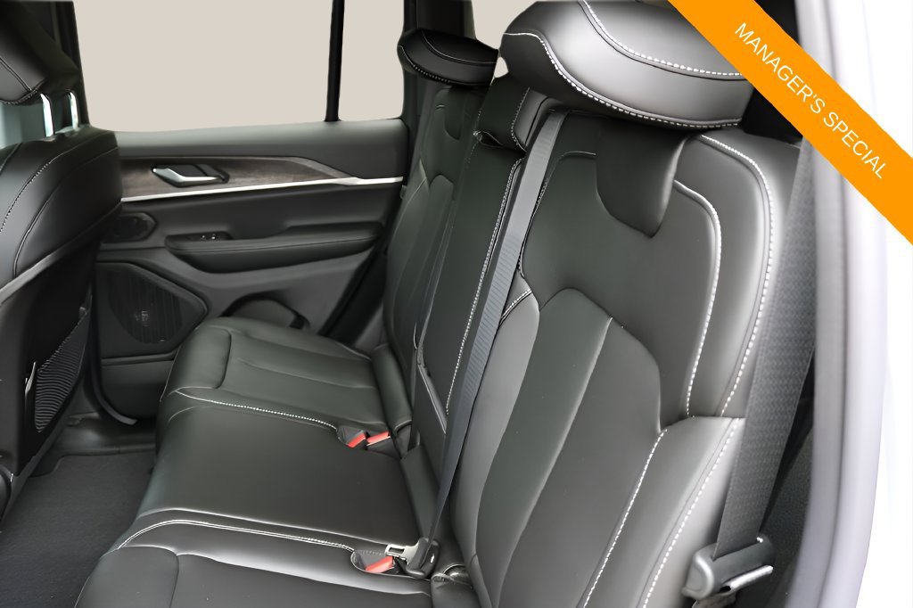 New 2026 Jeep Grand Cherokee Limited RWD image 60