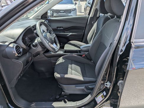 Used 2021 Nissan Kicks SV FWD image 25