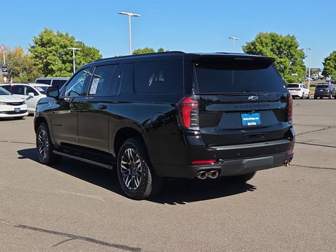 Used 2025 Chevrolet Suburban Z71 AWD/4WD image 12