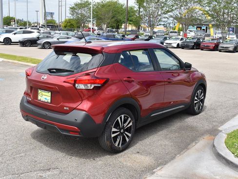 Used 2020 Nissan Kicks SR image 12