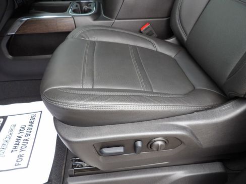 Used 2023 GMC Sierra 3500 Denali w/ Denali Ultimate Package image 18