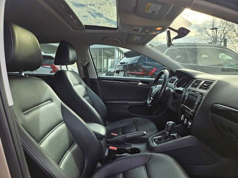 Used 2016 Volkswagen Jetta SEL image 9