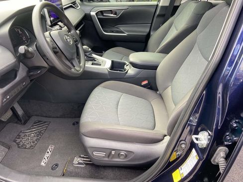 Used 2025 Toyota RAV4 XLE w/ Convenience Package FWD image 18