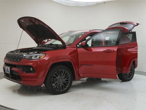 Used 2022 Jeep Compass Limited image 10